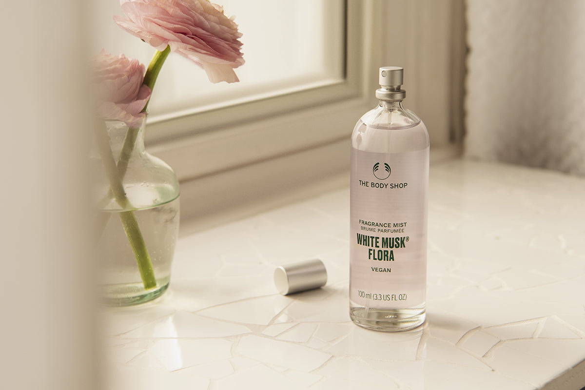white musk flora body spray