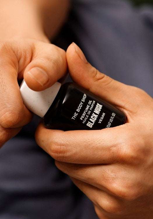 Black Musk Perfume Oil Fragrance The Body Shop® – The Body